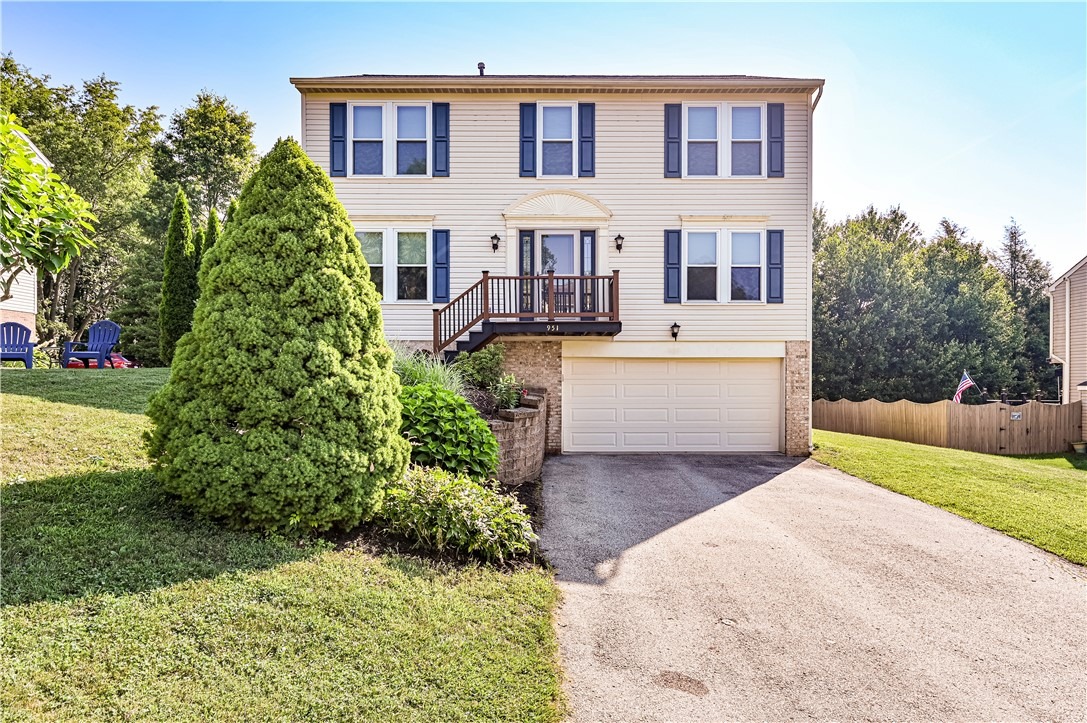 Castlegate Cir, Greensburg, PA 15601