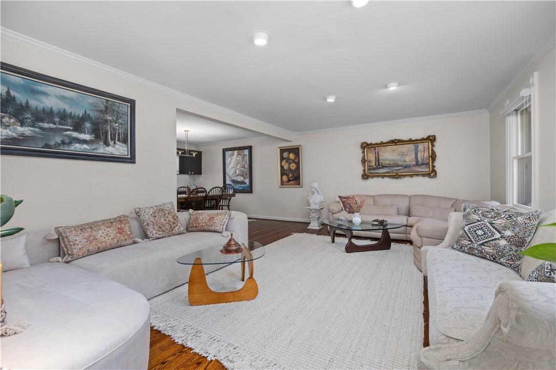 Garrick Dr, Pittsburgh, PA 15235
