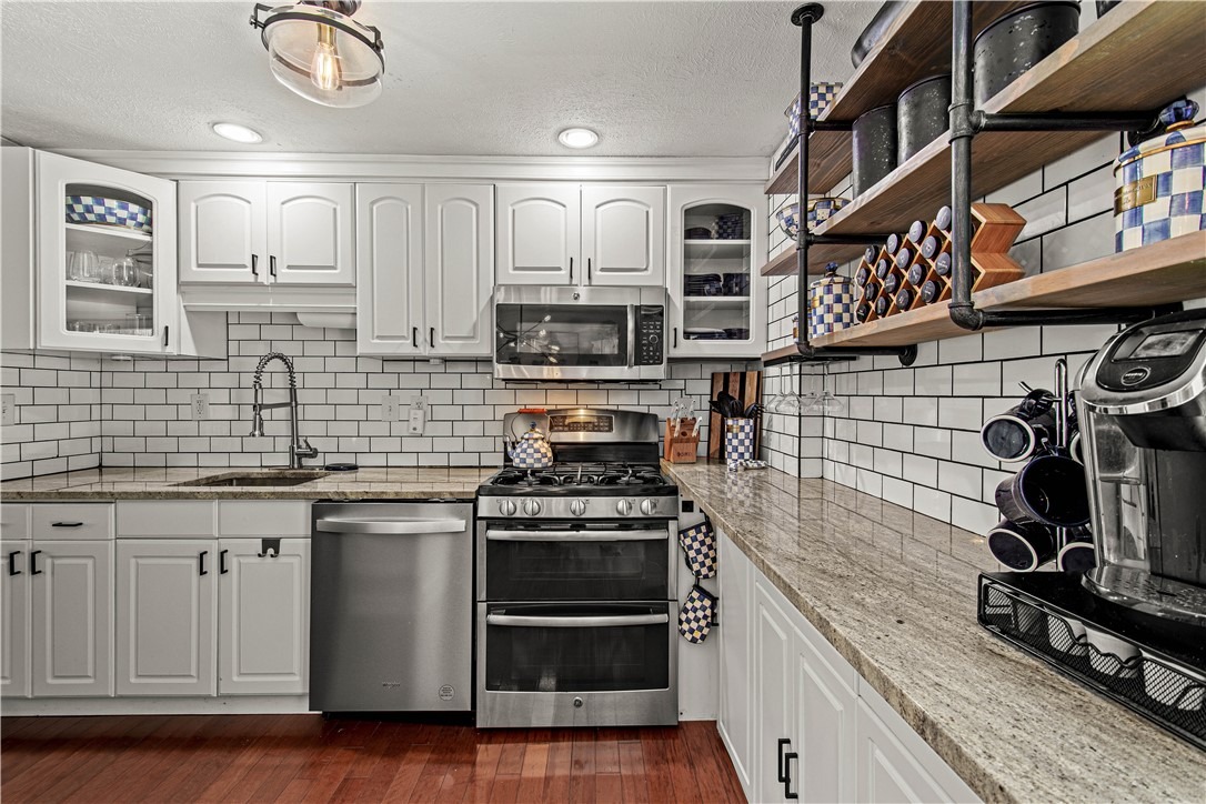 Ravenwood Dr, Bridgeville, PA 15017 #1