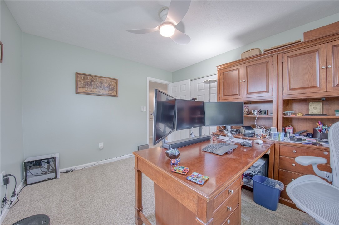 Bayberry Ln, Cranberry Township, PA 16066