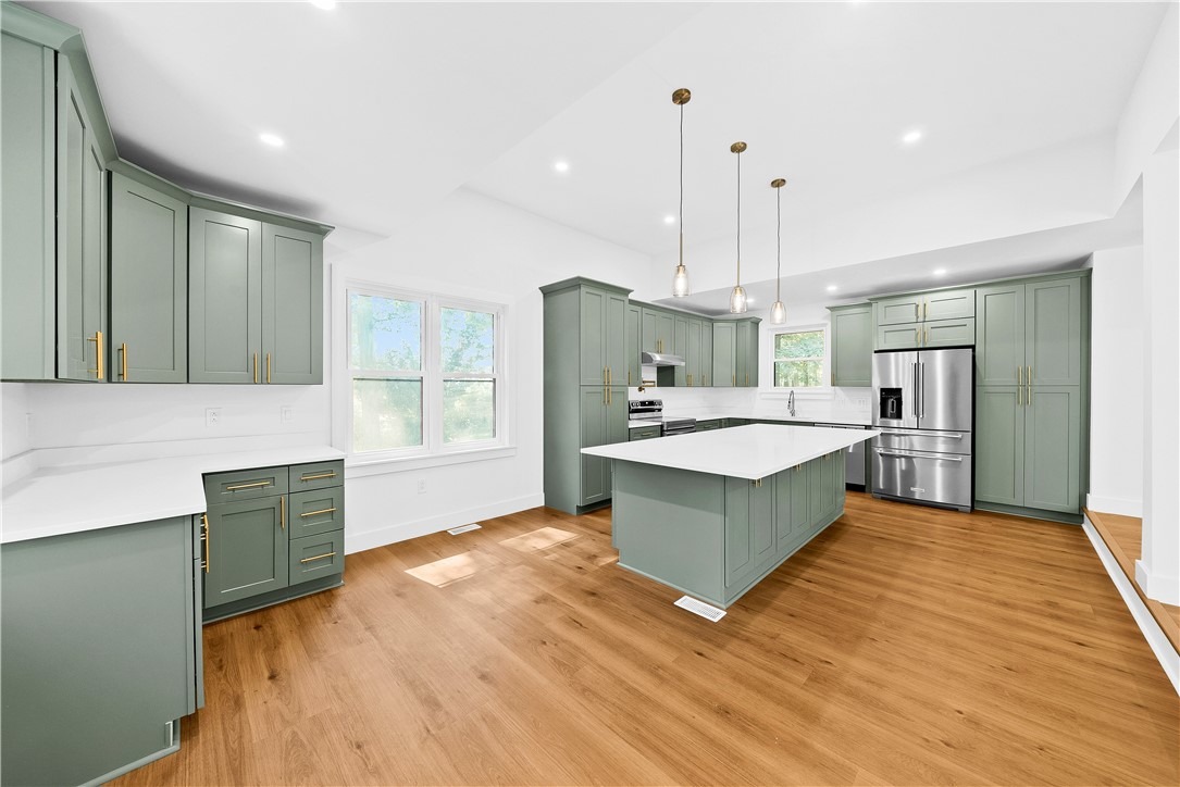 Horseshoe Dr, Mars, PA 16046