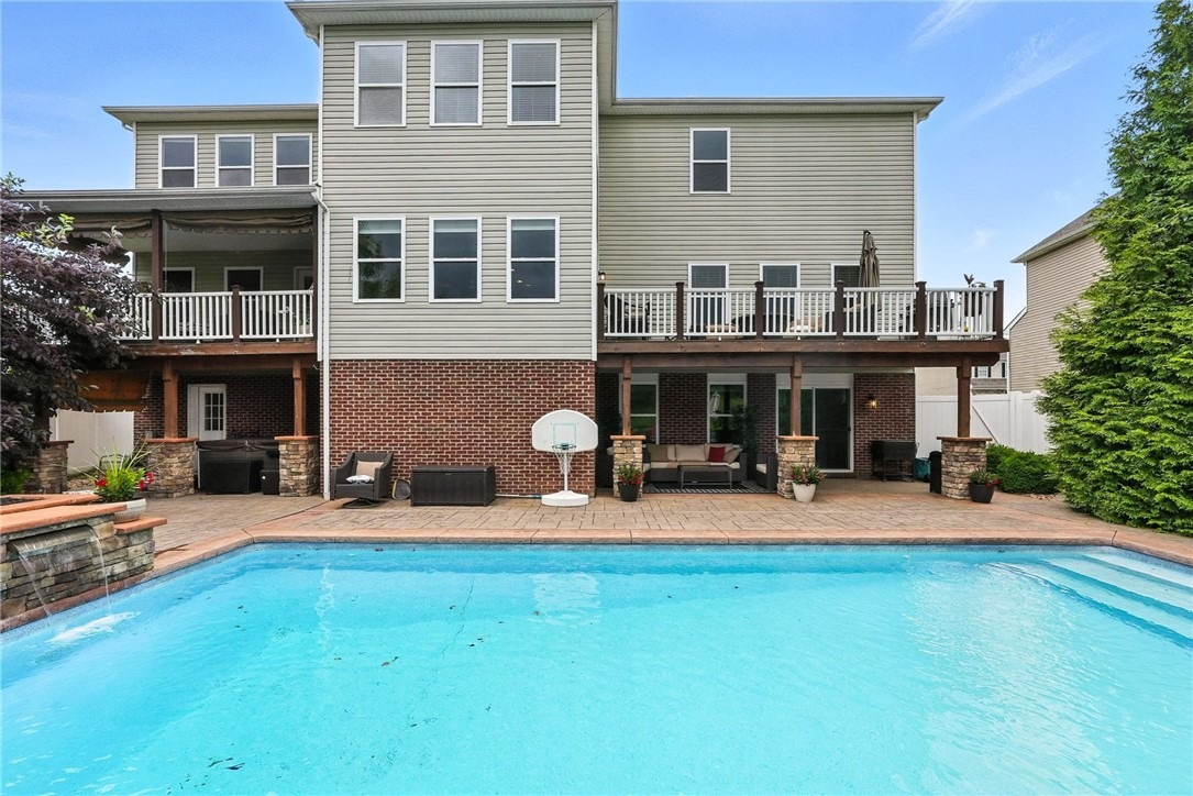 Trotter Ln, Clinton, PA 15026