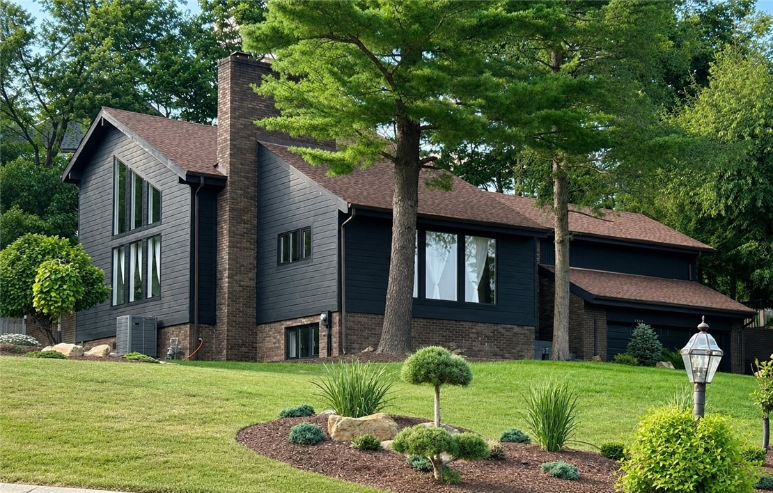 Queens Dr, South Park, PA 15129
