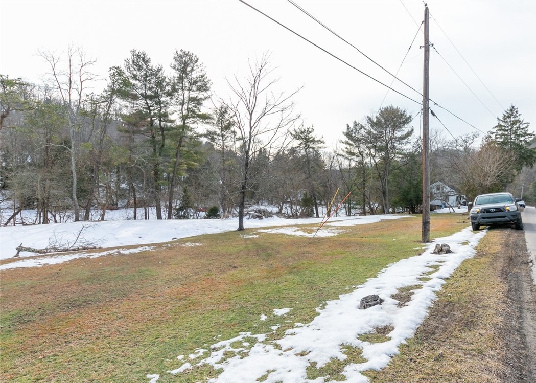 Mamont Rd, Murrysville, PA 15668