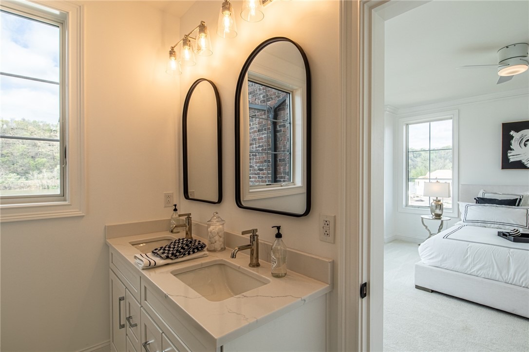 1st St, Oakmont, PA 15139