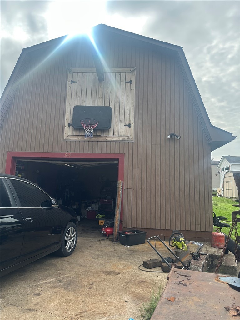 Ligonier St, Derry, PA 15627