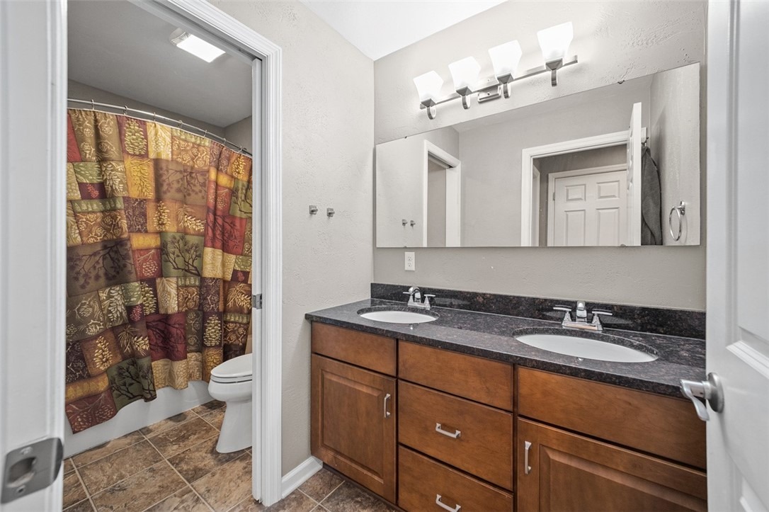 Hay Ln, Murrysville, PA 15668