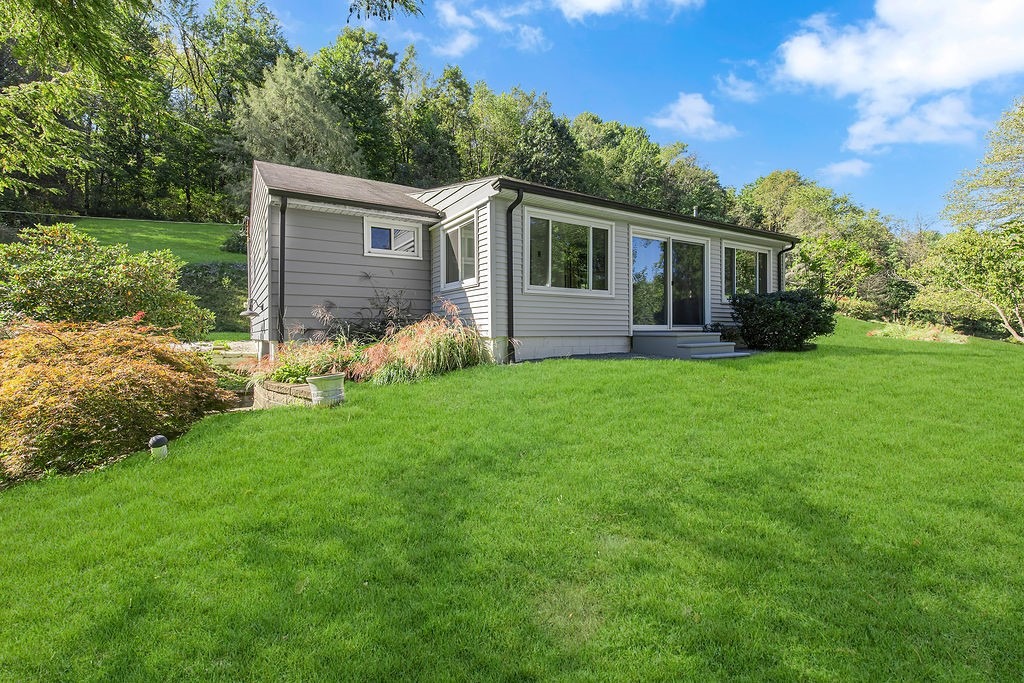 Foster Rd, Beaver Falls, PA 15010