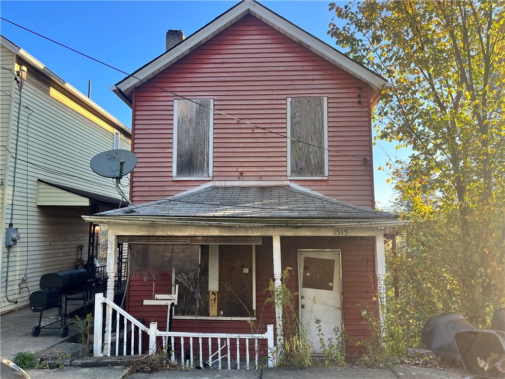 Ridge Ave, Braddock, PA 15104