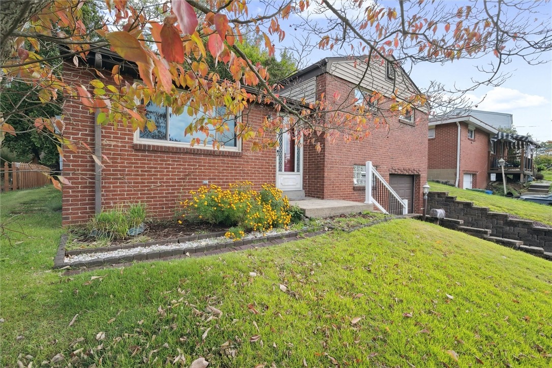 Londonderry Dr, Pittsburgh, PA 15234 #1