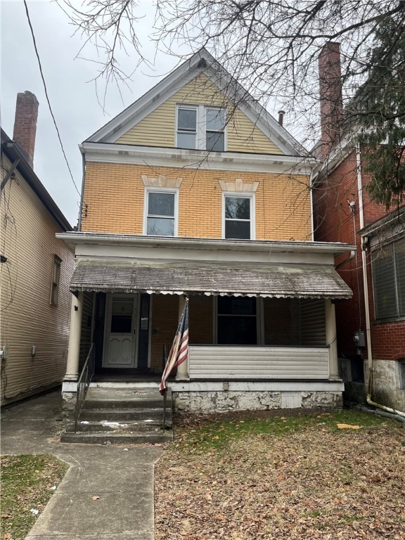 Robinson St, Pitcairn, PA 15140