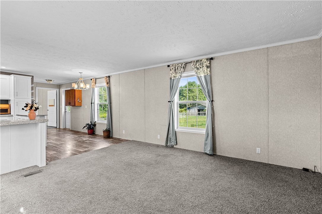 Saxonburg Rd, Butler, PA 16002