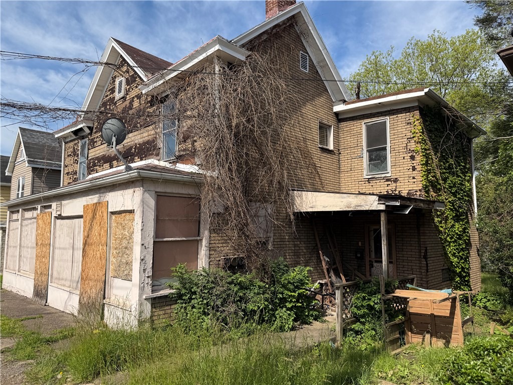 Gallatin Ave, Uniontown, PA 15401