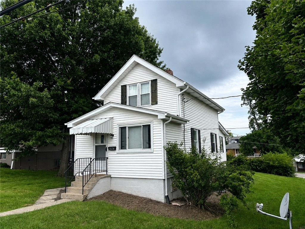 Oak St, Bethel Park, PA 15102