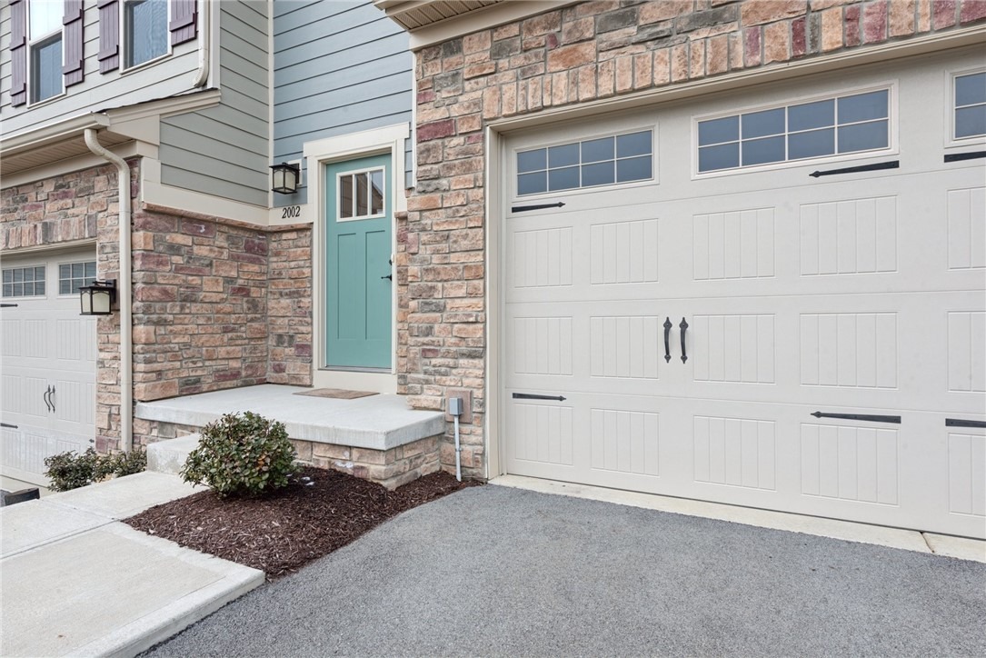 Callaway Dr, Jeannette, PA 15644
