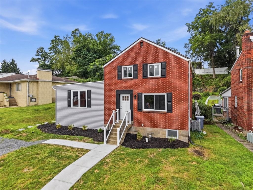 Quail Dr, Pittsburgh, PA 15235
