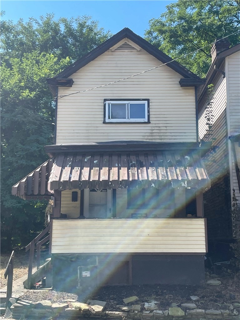 Grover Ave, Mckeesport, PA 15132