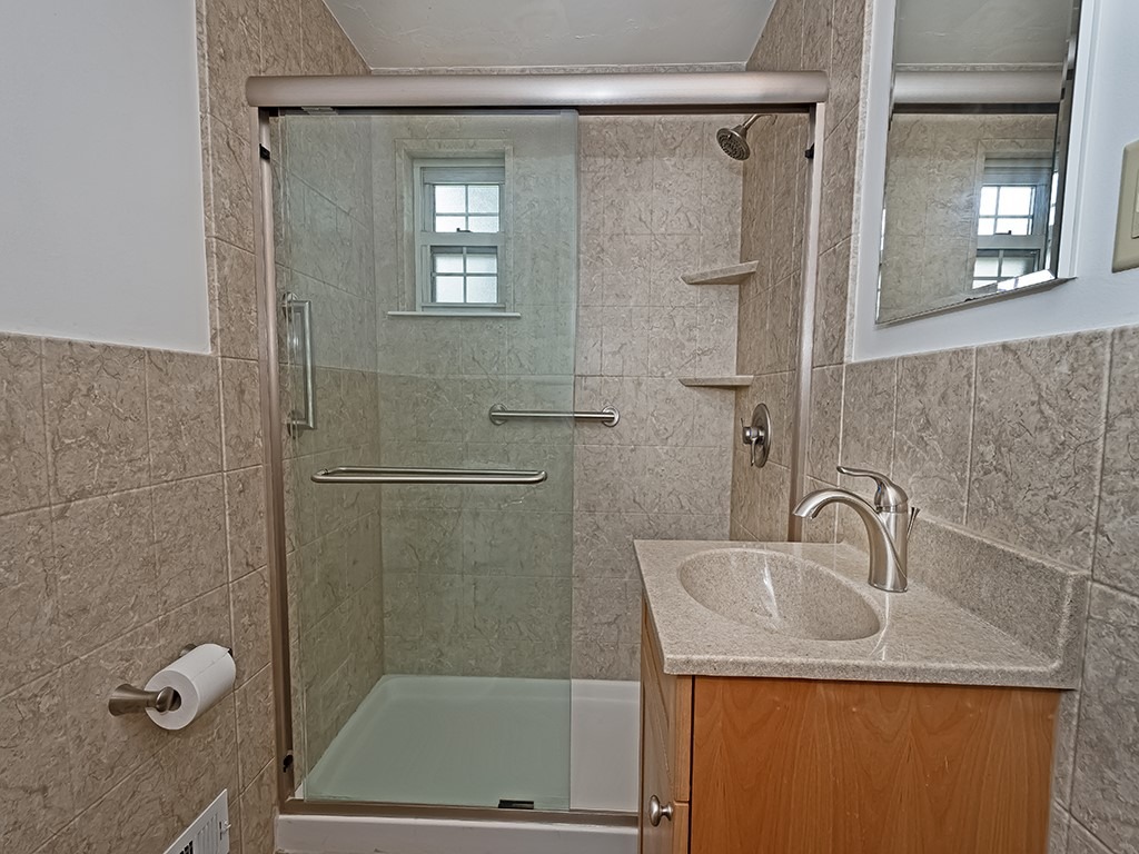 Elaine Dr, Pittsburgh, PA 15236 #1