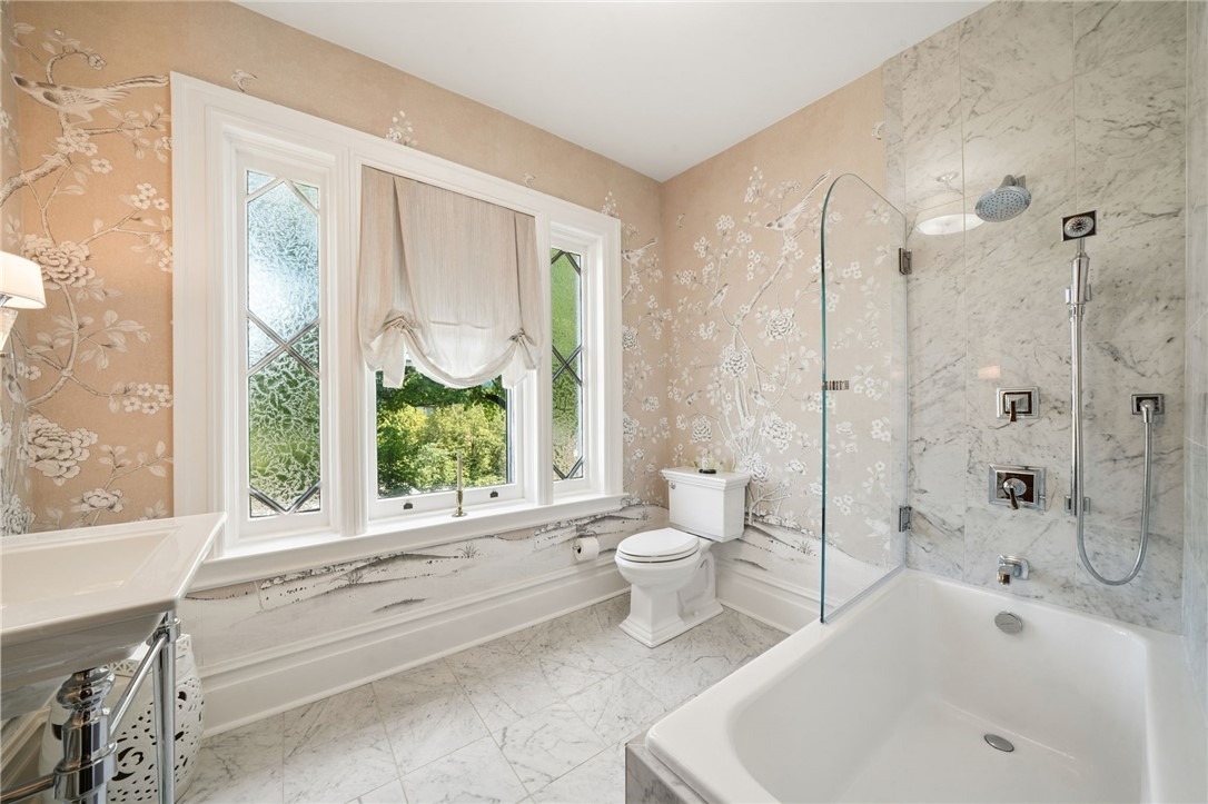 Meade St, Monongahela, PA 15063