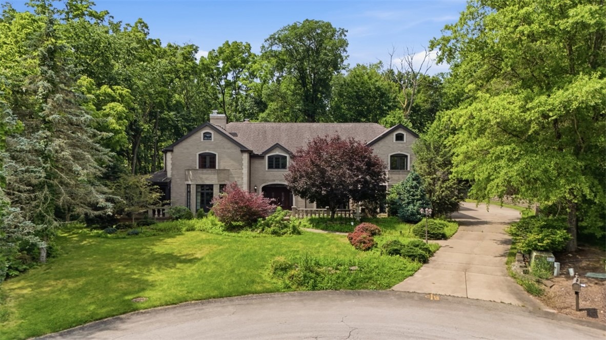 Lantern Cir, Canonsburg, PA 15317