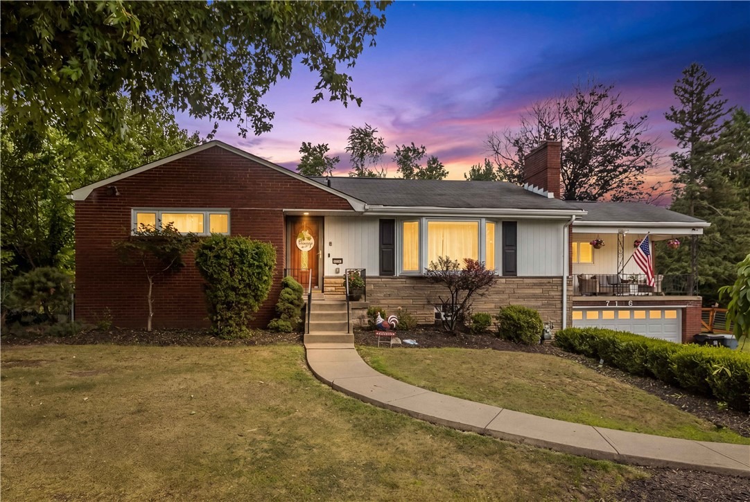 Sansue Dr, Bethel Park, PA 15102