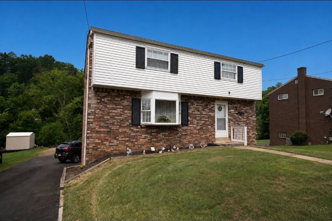 Rainier Dr, Pittsburgh, PA 15239