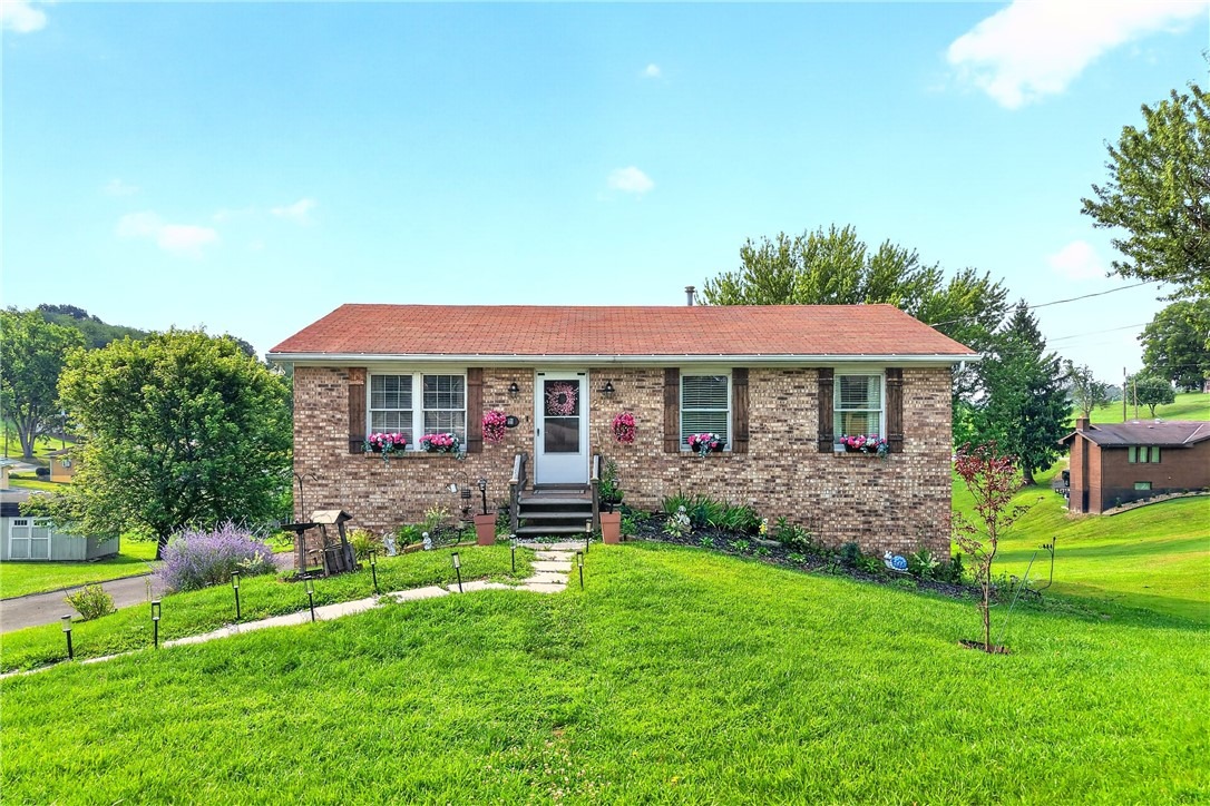 Irwin Dr, Monongahela, PA 15063