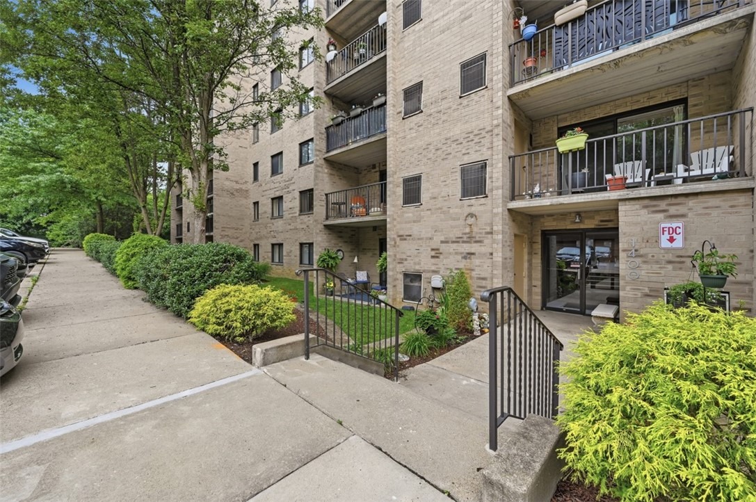 Smokey Wood Dr, Pittsburgh, PA 15218 #1