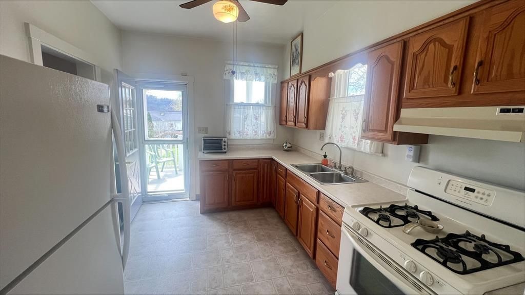 Argonne Dr, New Kensington, PA 15068 #1