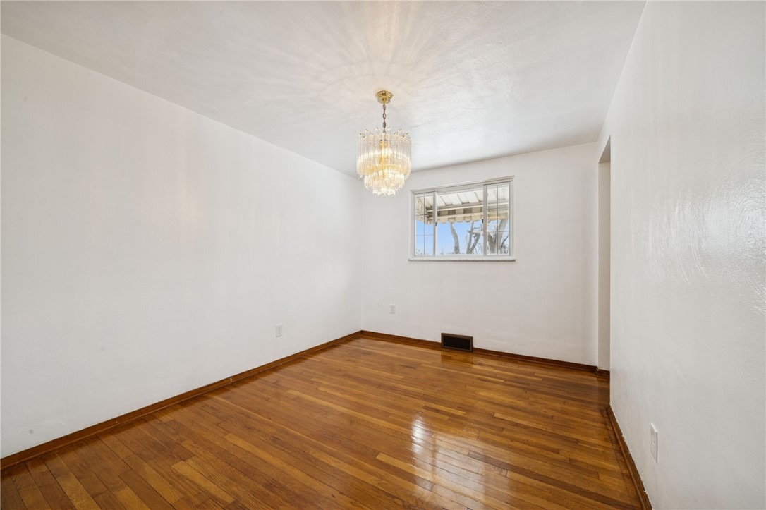 Mark Dr, Verona, PA 15147