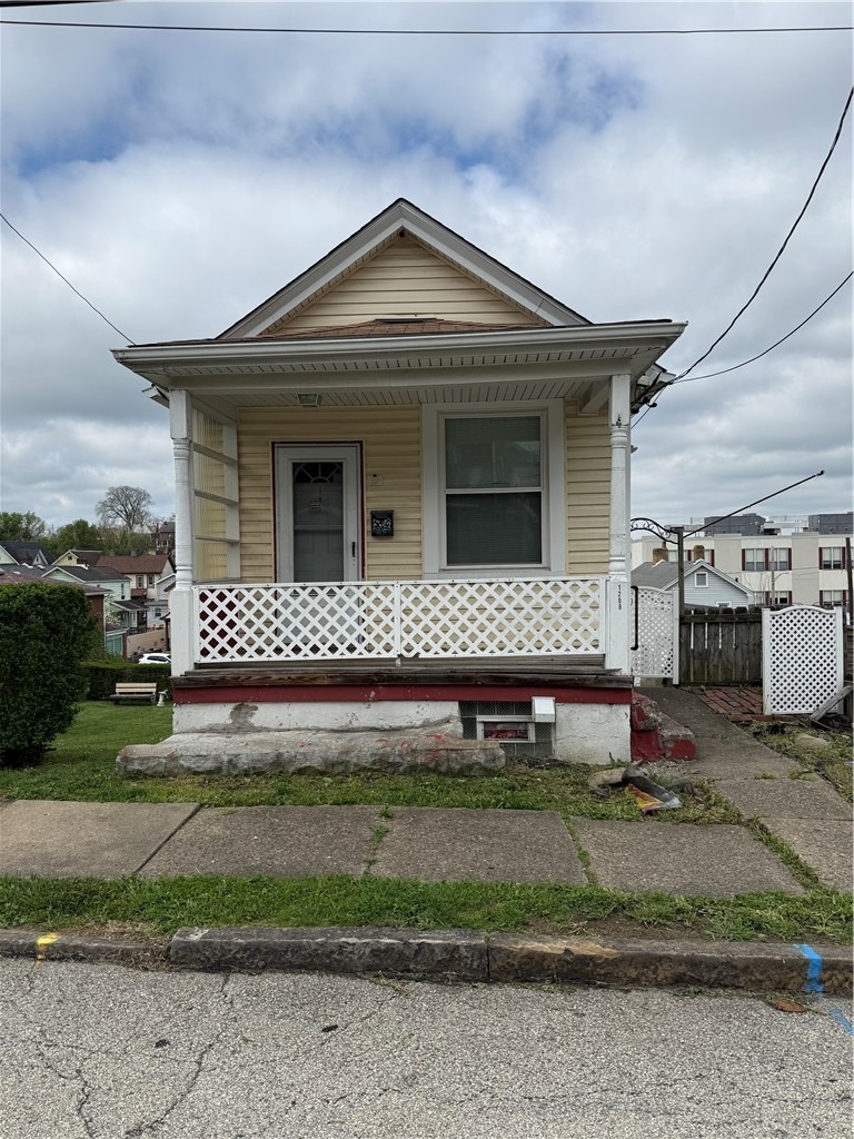 Scott St, Mckeesport, PA 15132