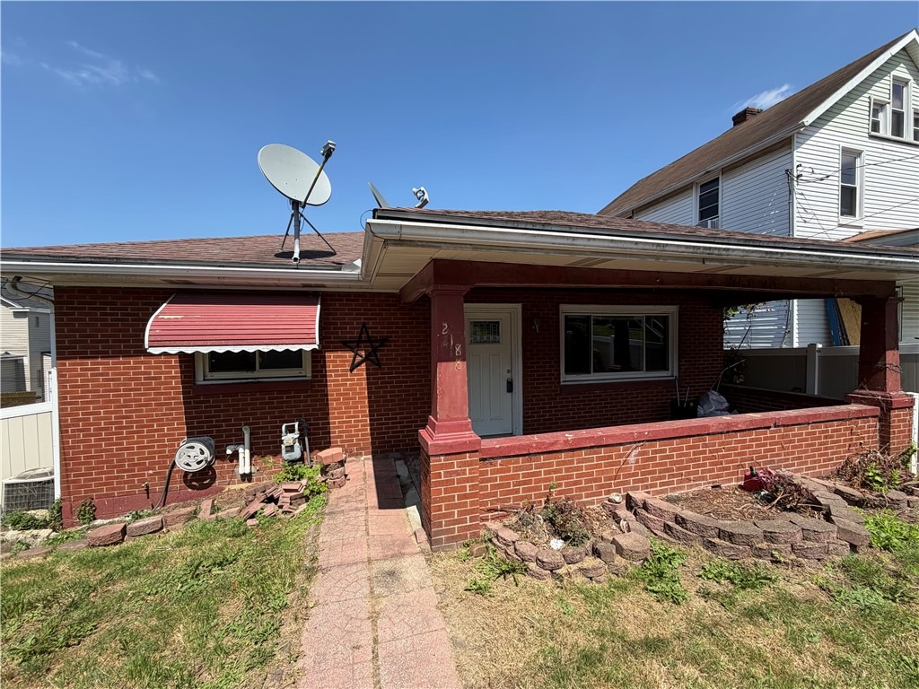 Meadow Ave, Charleroi, PA 15022
