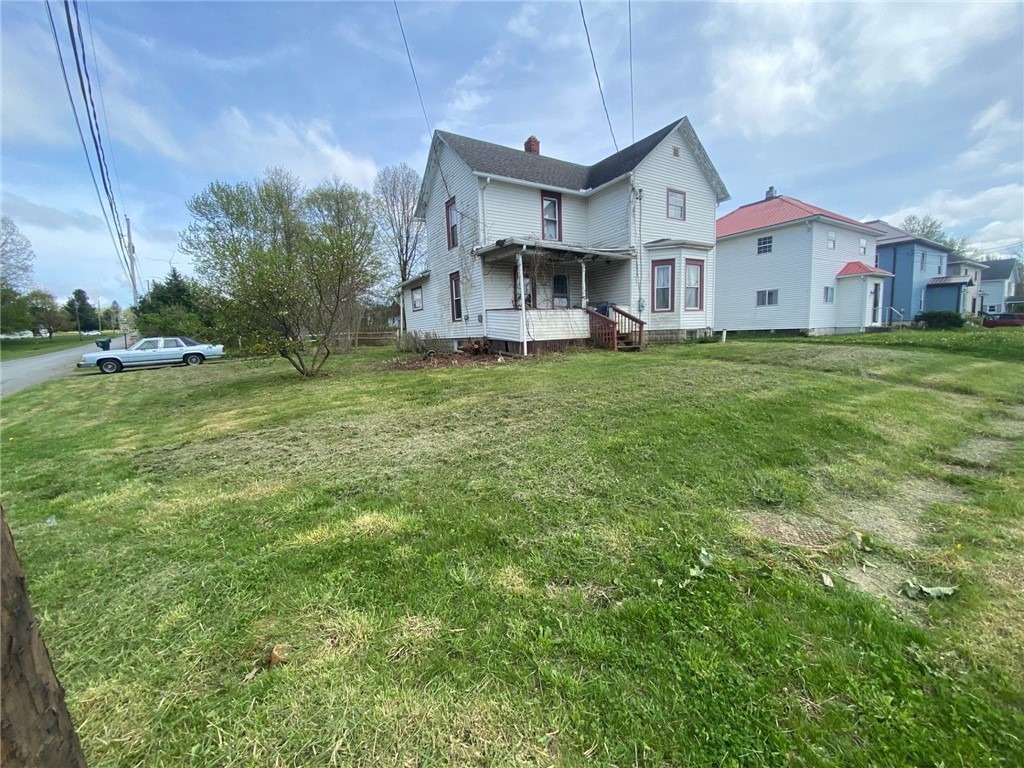 Meadville St, Cranesville, PA 16410