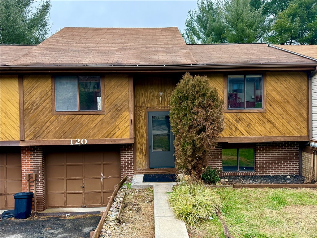 Sugar Maple Cir, Washington, PA 15301