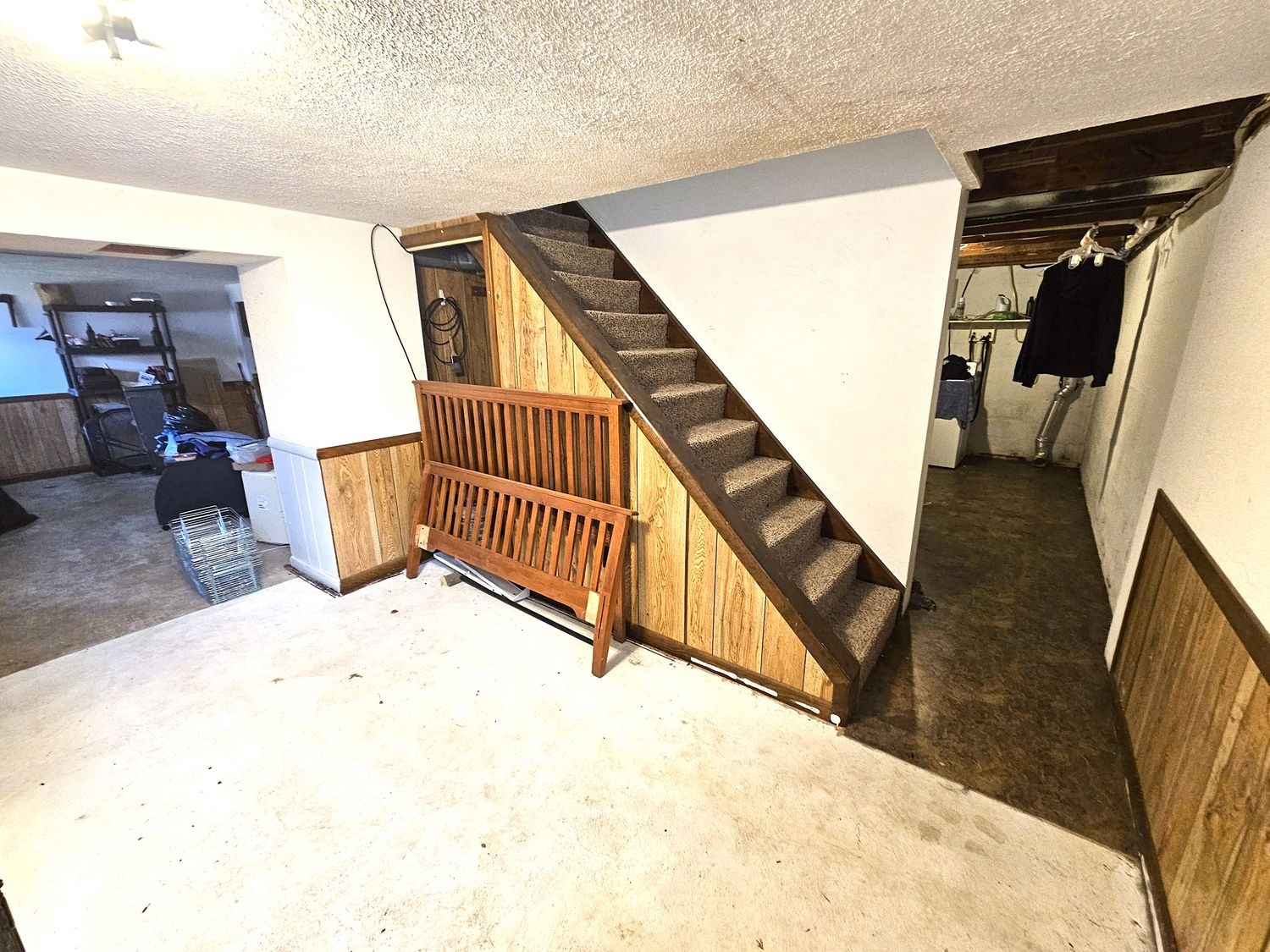 North Ave, Leechburg, PA 15656