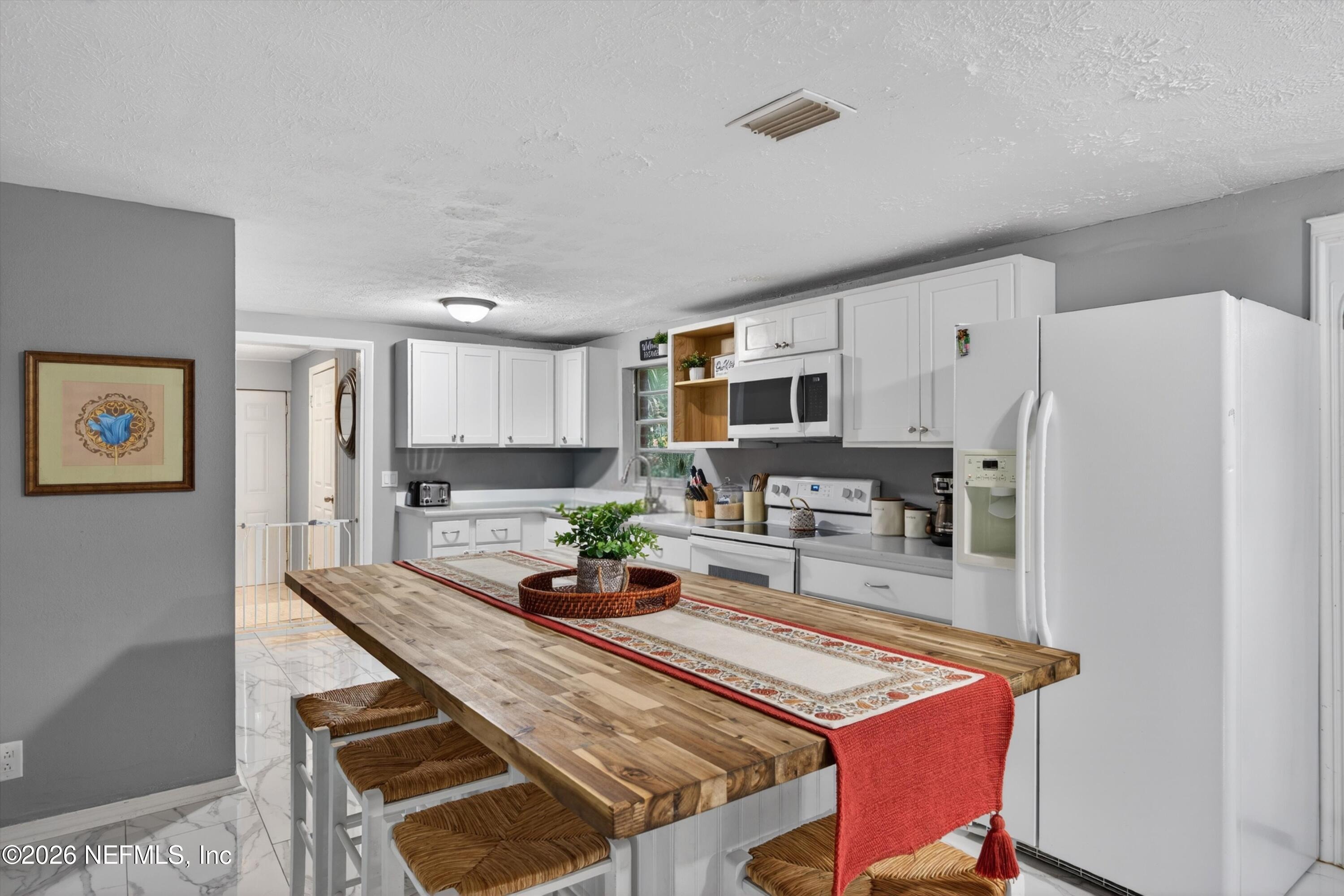 Dostie Dr, Jacksonville, FL 32209