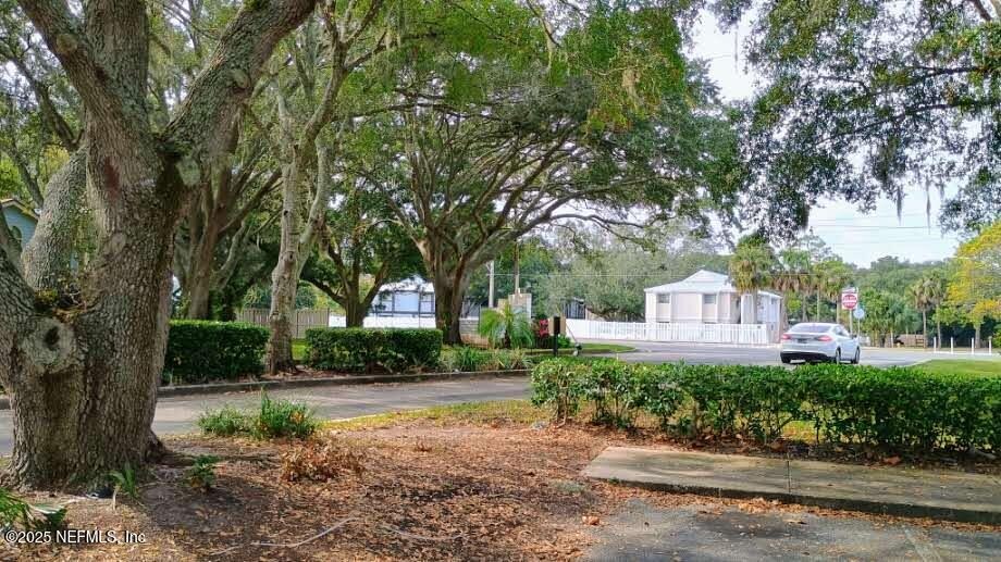 Courageous Ct, Jacksonville, FL 32233