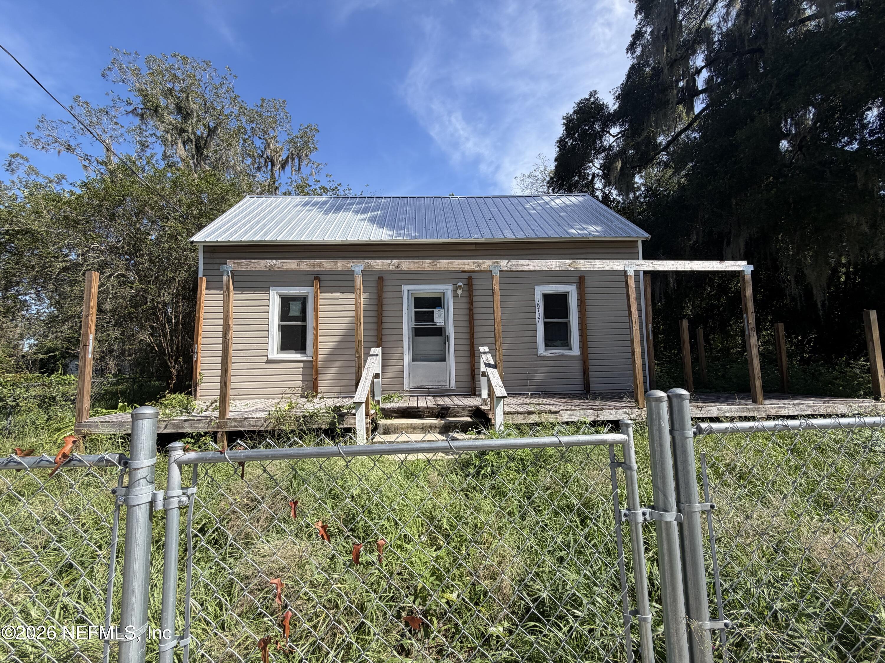 Charlotte Ave, Brooker, FL 32622