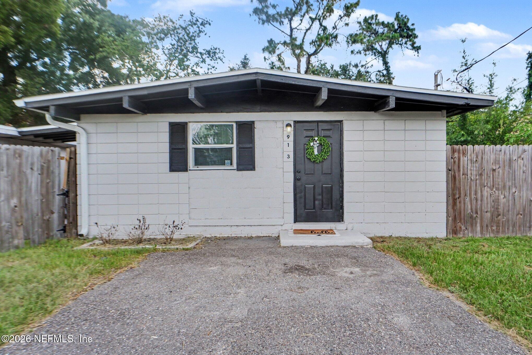 Depaul Dr, Jacksonville, FL 32218