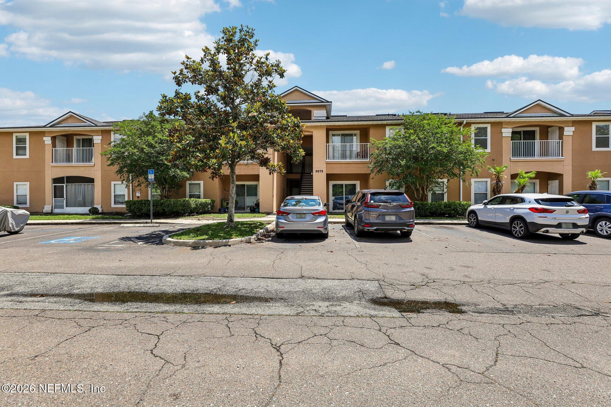 Amarante Cir, Jacksonville, FL 32257