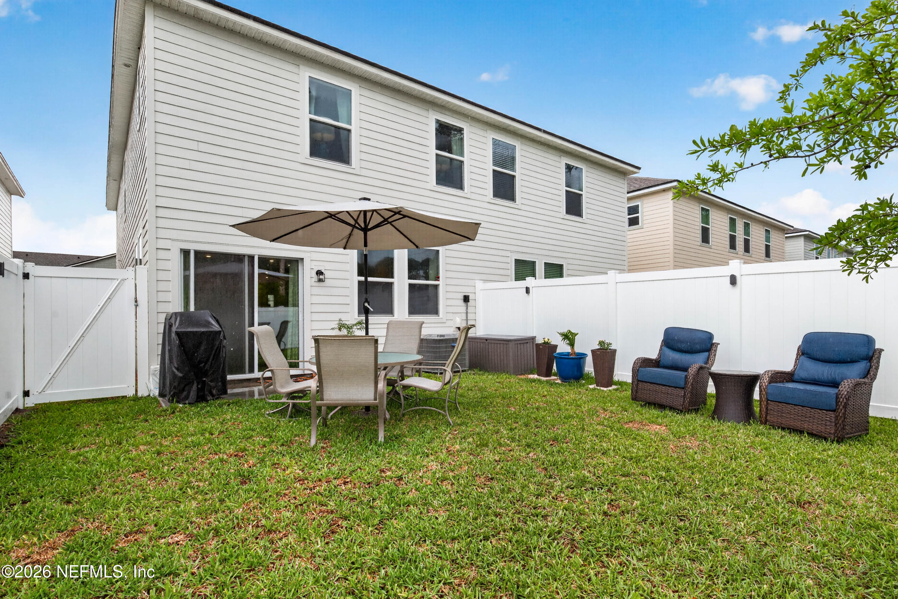 Macadamia Ln, Jacksonville, FL 32218