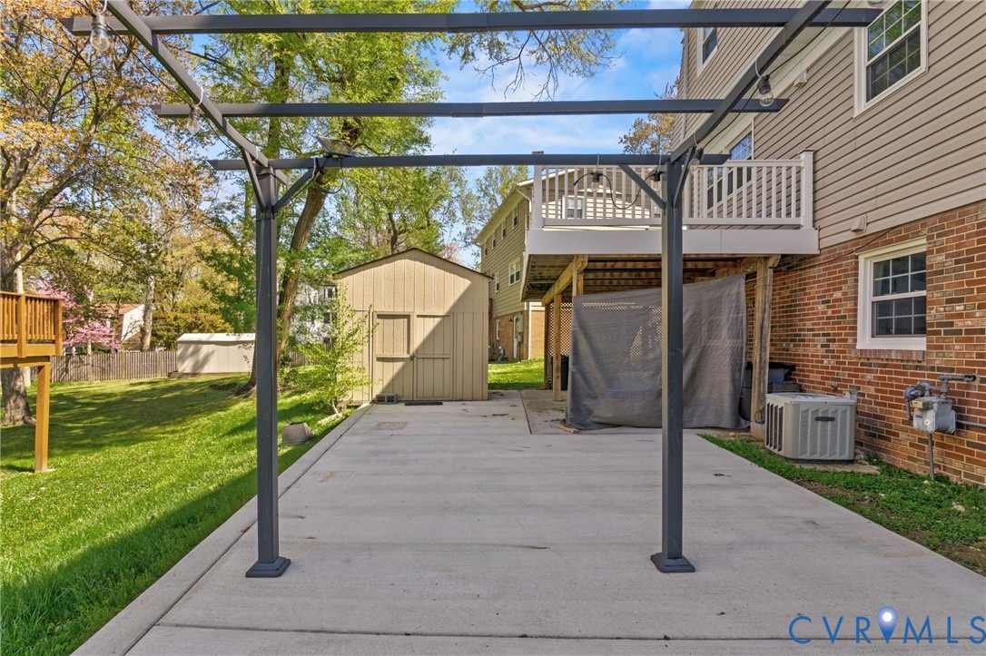 Dewey Dr, Alexandria, VA 22310