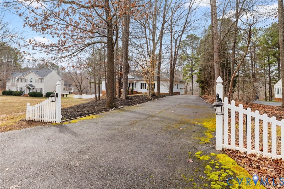 Elm Creek Dr, Manakin Sabot, VA 23103
