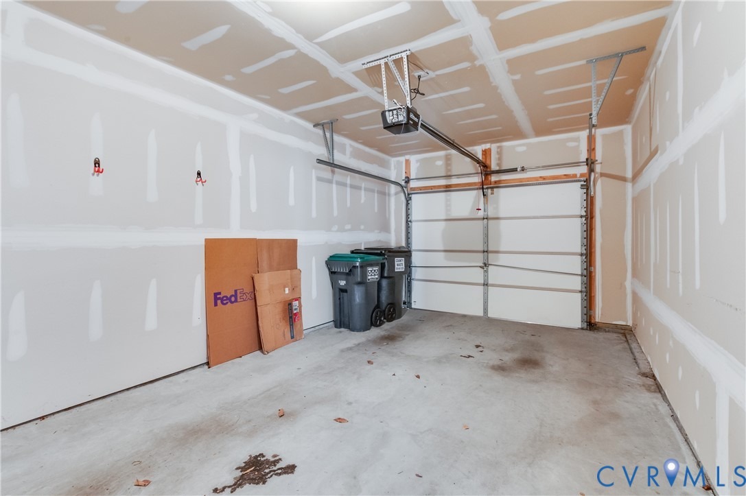 Pouncey Pl, Glen Allen, VA 23059
