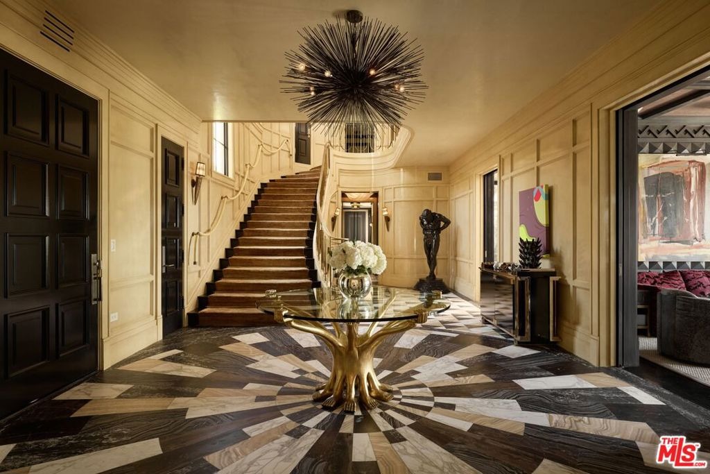 Bellagio Rd, Los Angeles, CA 90077