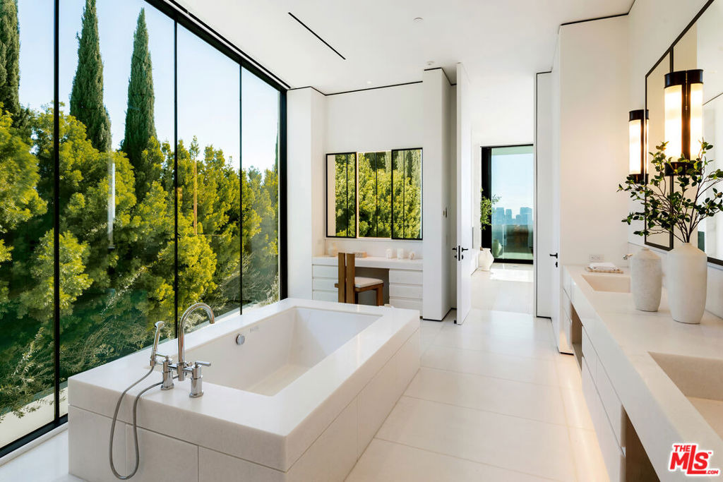 Laurel Way, Beverly Hills, CA 90210