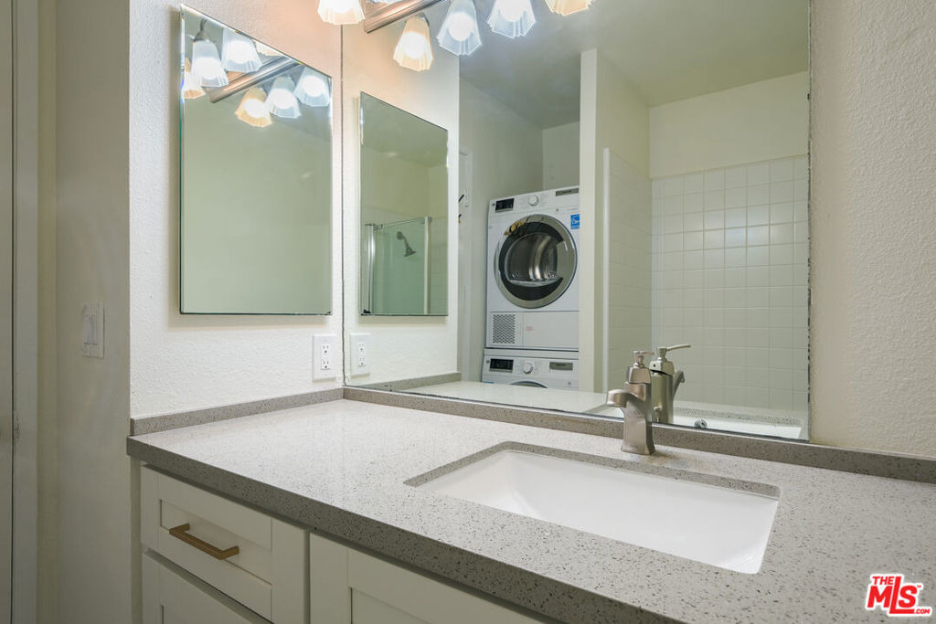 Navy St, Venice, CA 90291 #1