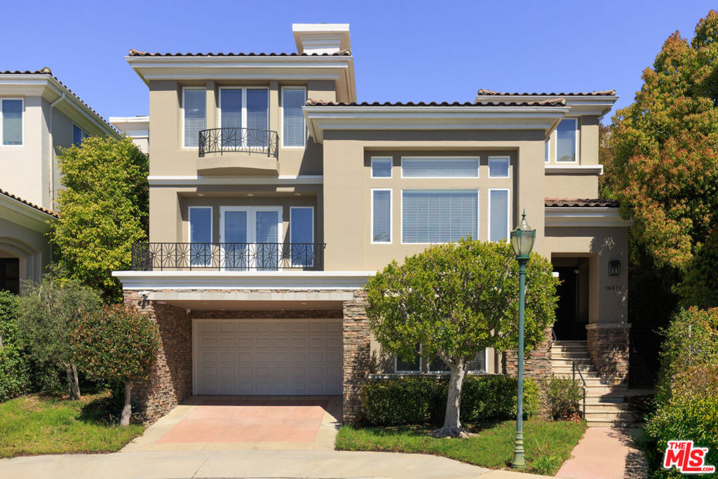 Calle Brittany , Pacific Palisades, CA 90272