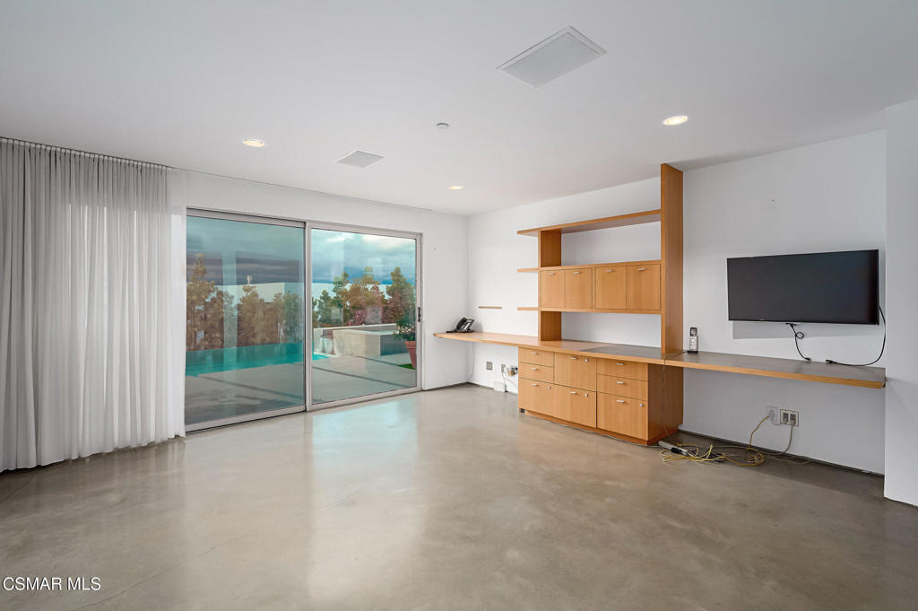 Alomar Dr, Sherman Oaks, CA 91423 #1