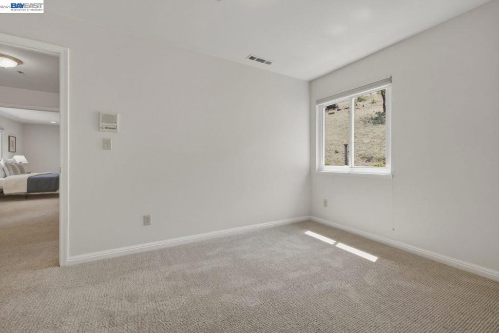 Oak Rd, Orinda, CA 94563